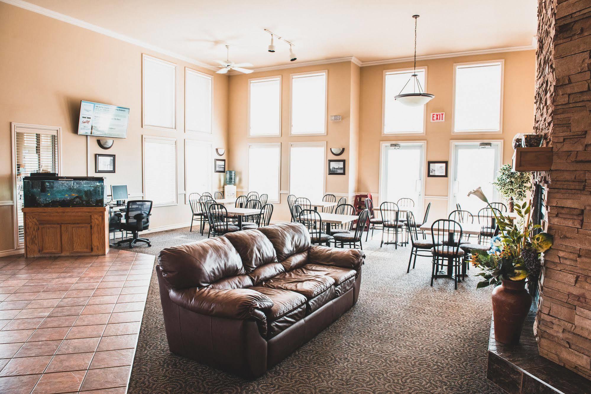 Canadian Motel North Battleford Eksteriør bilde