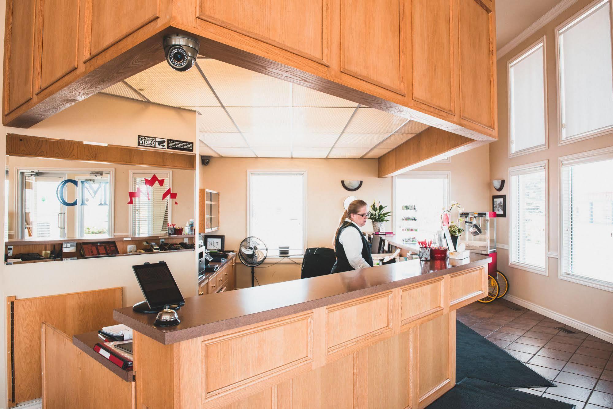Canadian Motel North Battleford Eksteriør bilde
