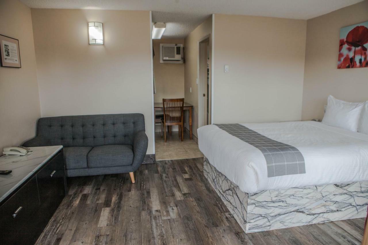Canadian Motel North Battleford Eksteriør bilde