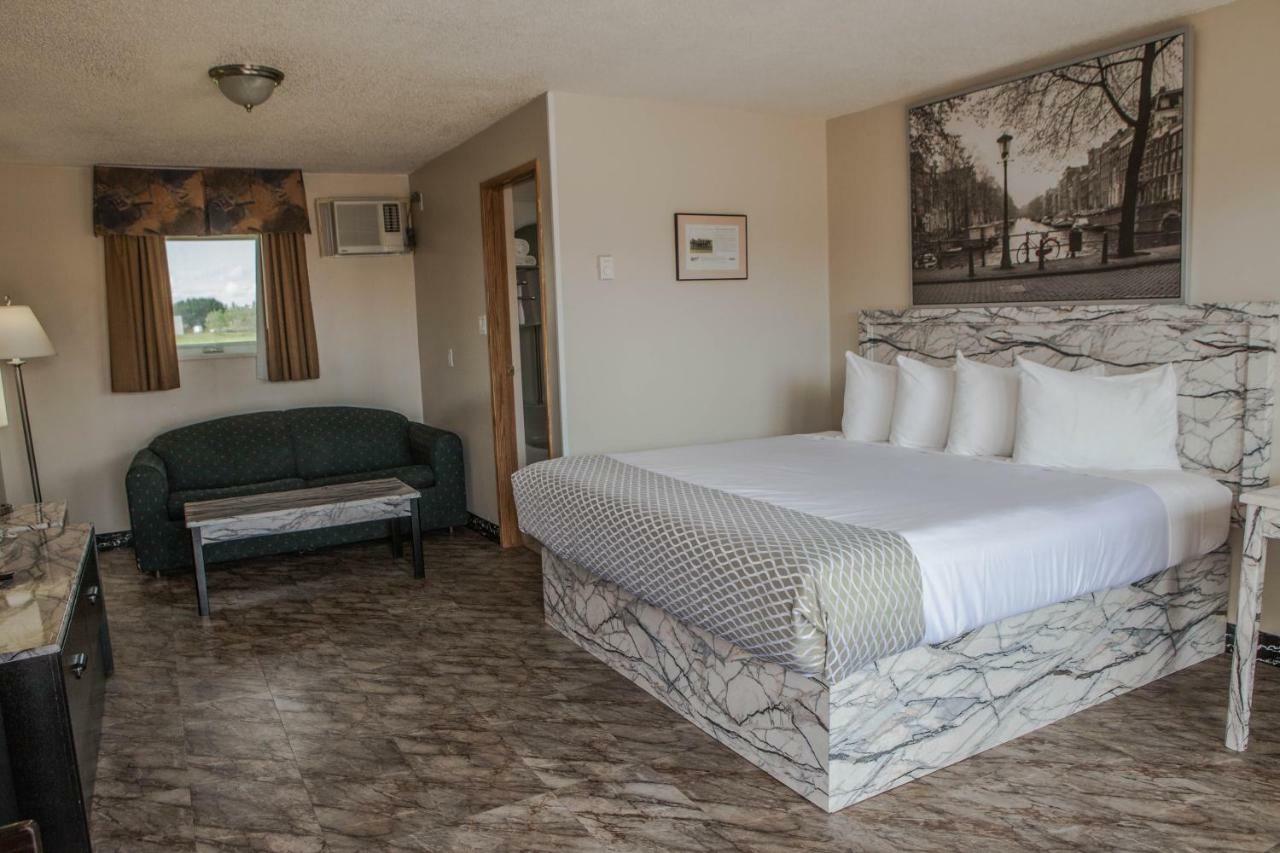 Canadian Motel North Battleford Eksteriør bilde